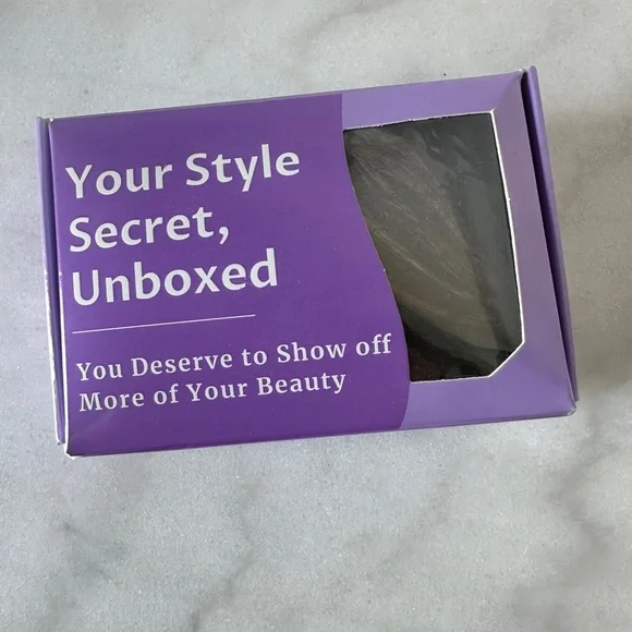 NWT 24” Long Curly Wavy Light Brown w/Blonde Highlights Ponytail Extension Clip - Picture 2 of 4